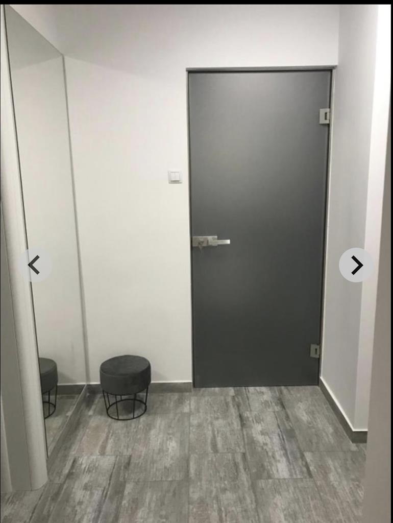 Decomandat, mobilat si utilat modern linga Medicina