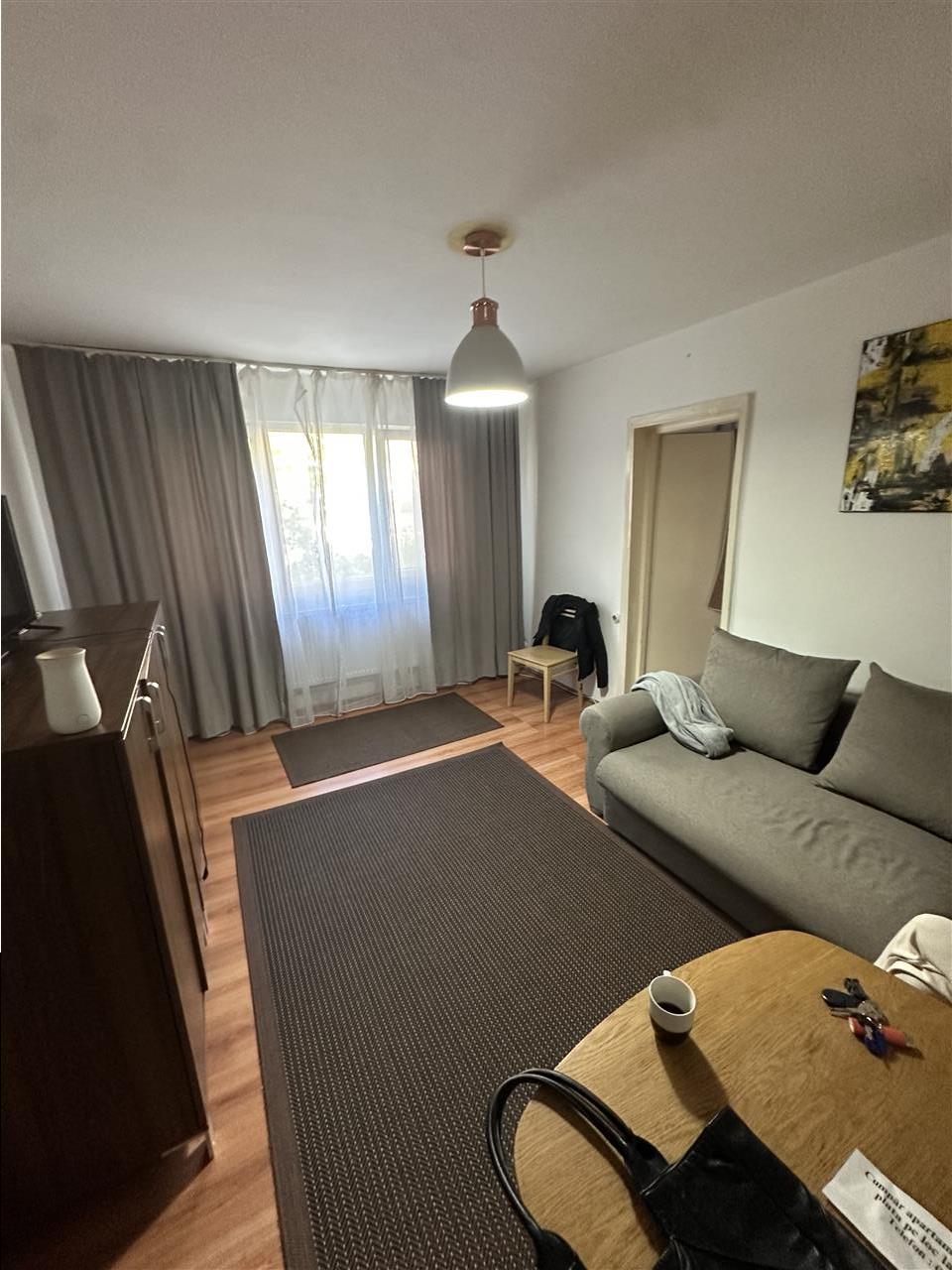 Apartament 2 camere la etajul 1