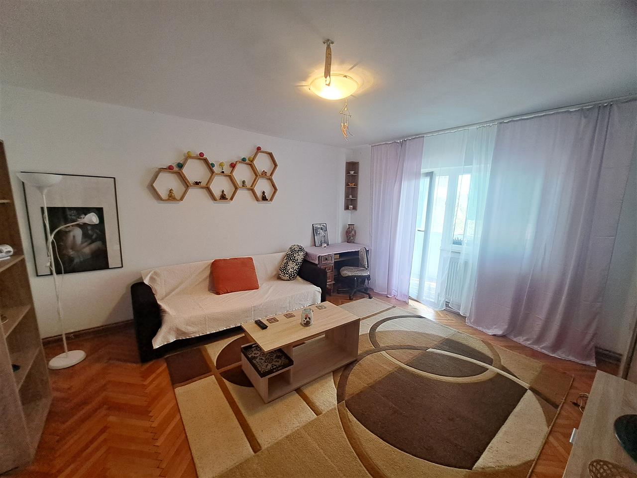 3 CAMERE, DECOMANDAT, ETAJ 2, CENTRALA TERMICA, AEM!