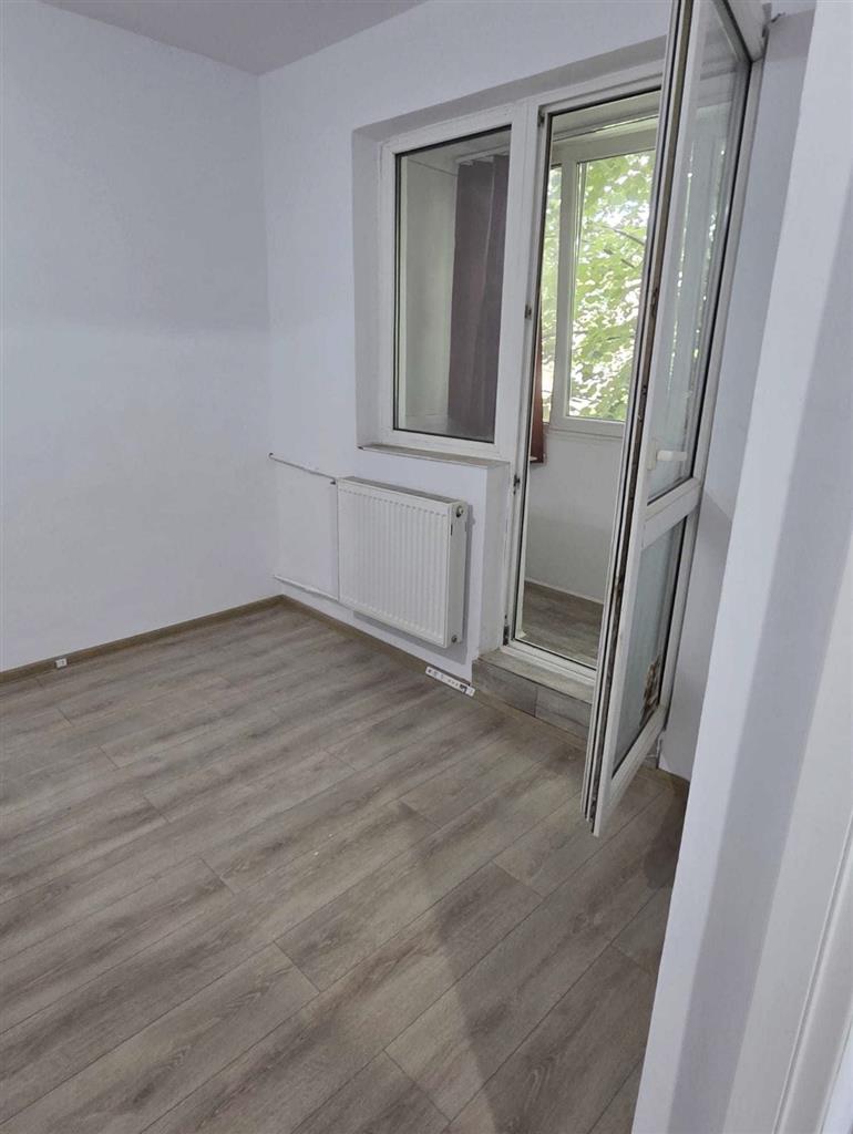 Amenajat complet la etajul 3 linga Piata Doina