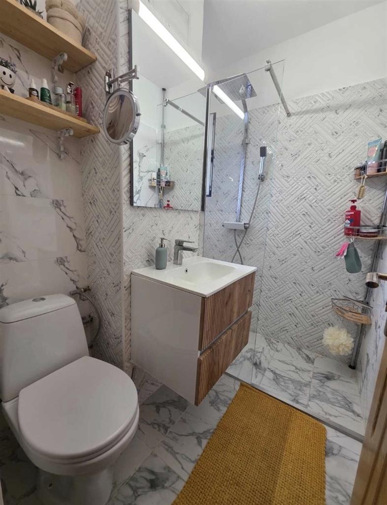 Mobilat si utilat, etaj intermediar, aproape de Mall