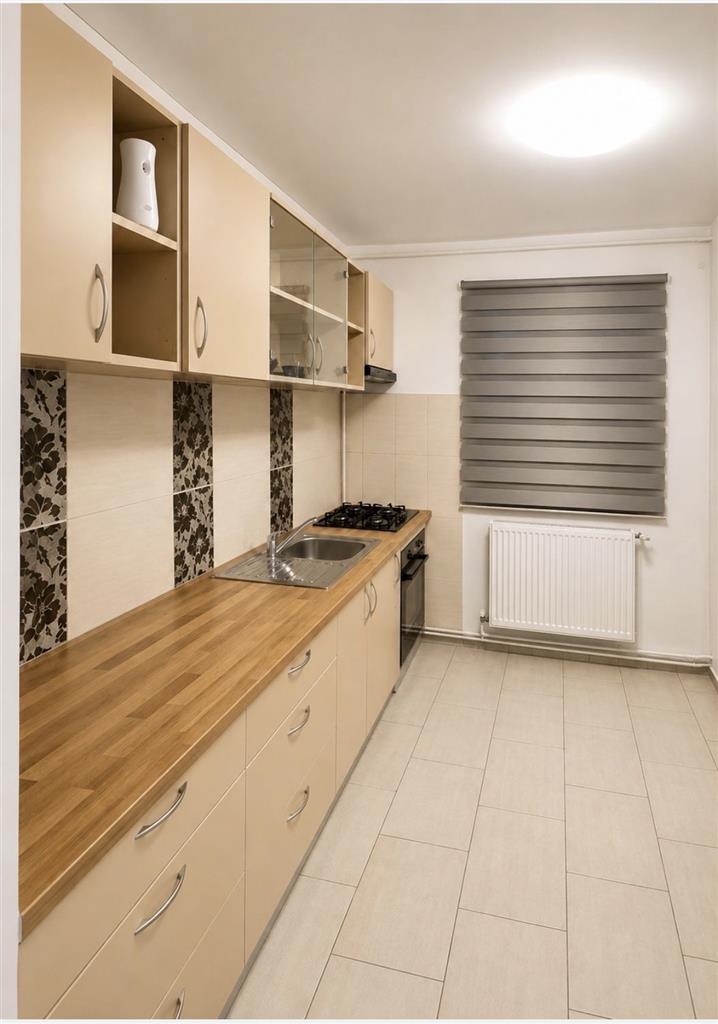 Decomandat, mobilat si utilat, etaj intermediar