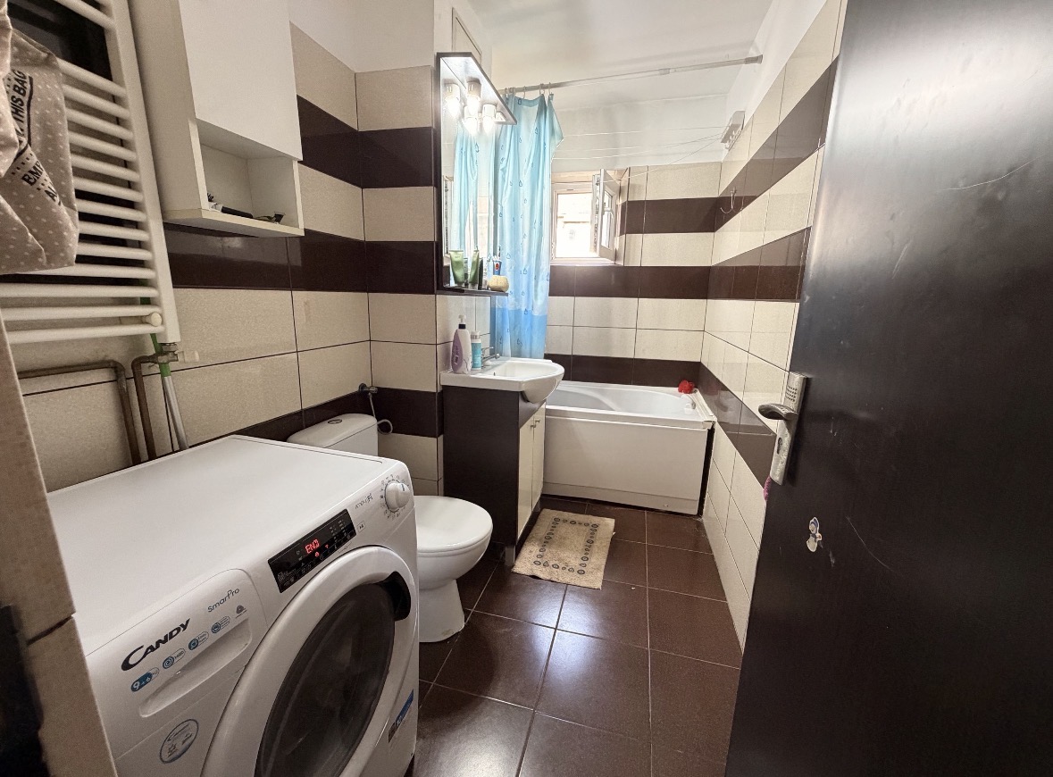 Mobilat si utilat la etajul 3 linga Generala 30