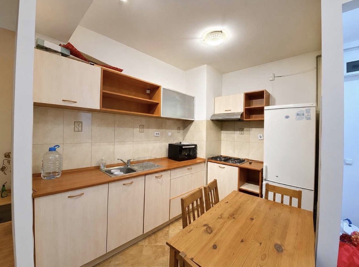 Apartament cu 2 camere 70 mp la etajul 2
