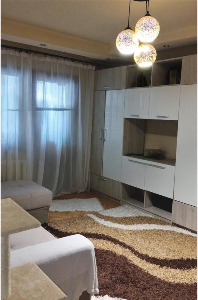Etaj 2 cu 2 bai in bloc izolat, aproape de Mall