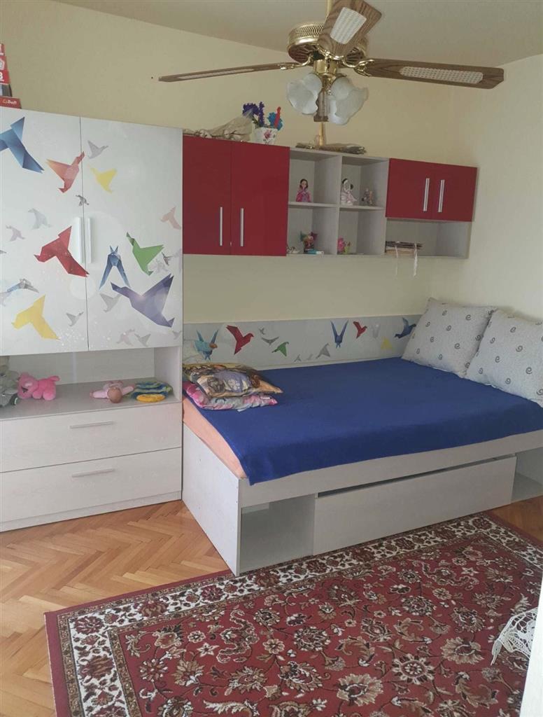 Etaj 3 cu centrala propie linga Padurice