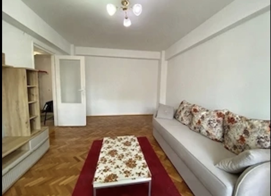 2 camere etaj intermediar linga Catedrala