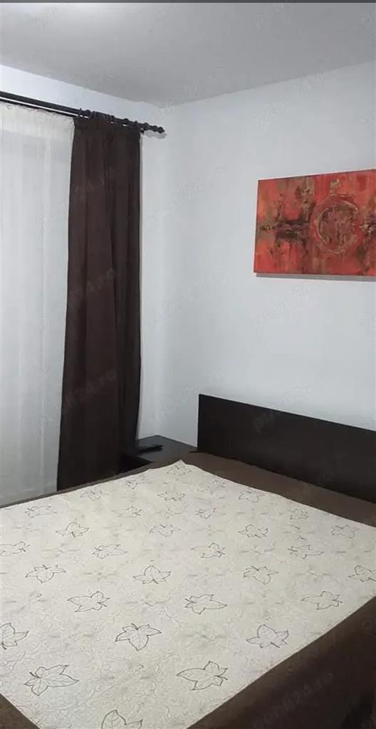 Decomandat cu centrala propie la etaj 3 linga Nora
