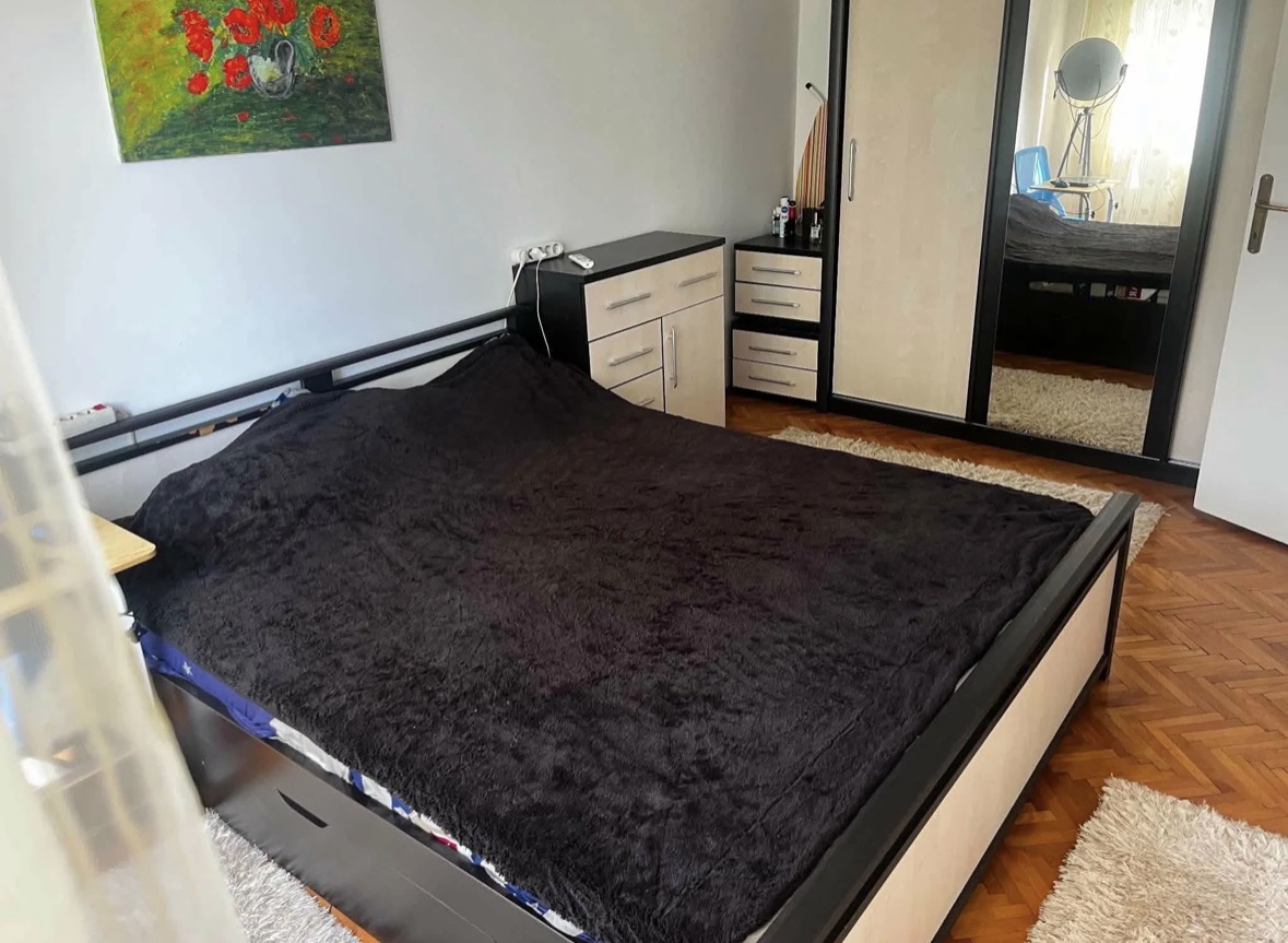 Etaj 1 cu 2 bai, mobilat si utilat, linga Sala Olimpia