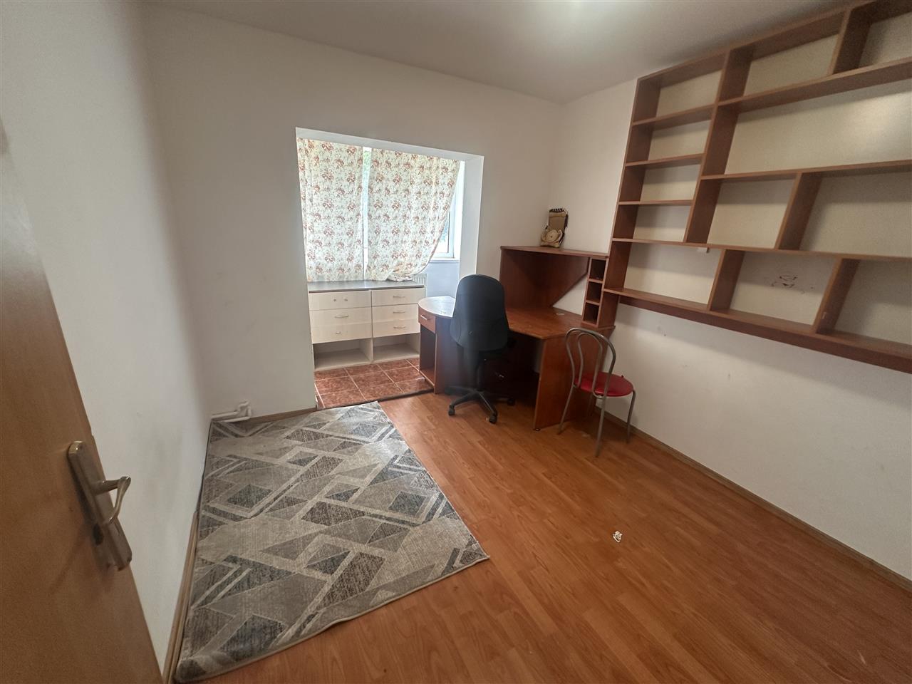 Apartament 100 mp cu 2 bai si 2 balcoane