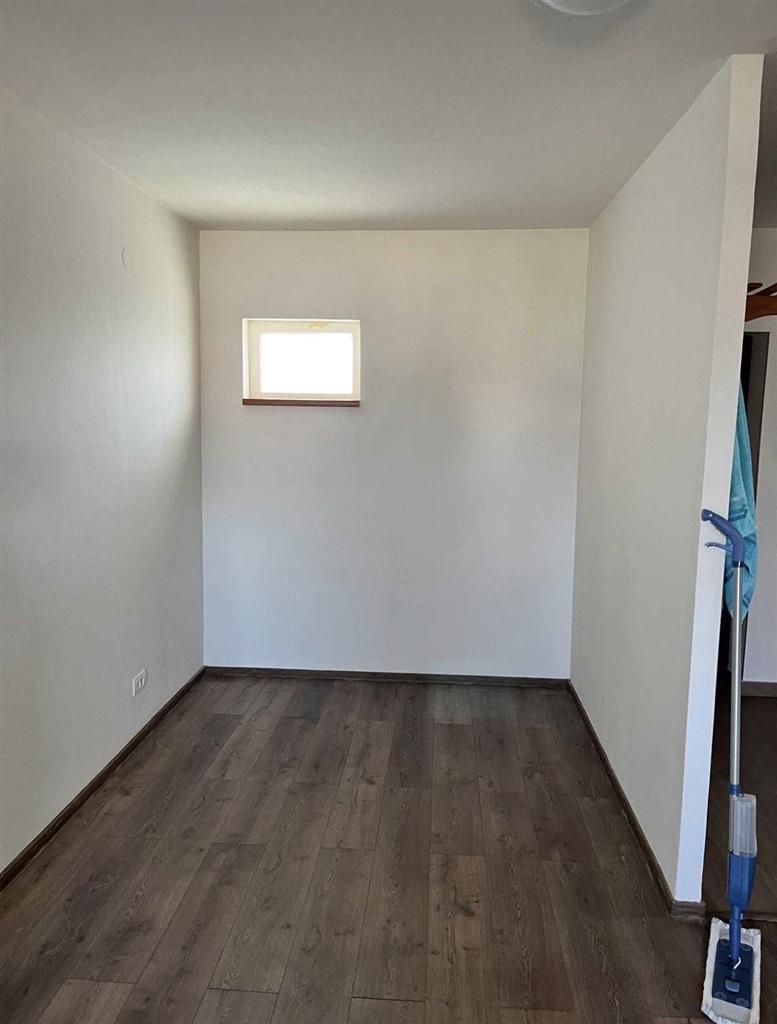 Apartament 43 mp etaj 2, renovat recent