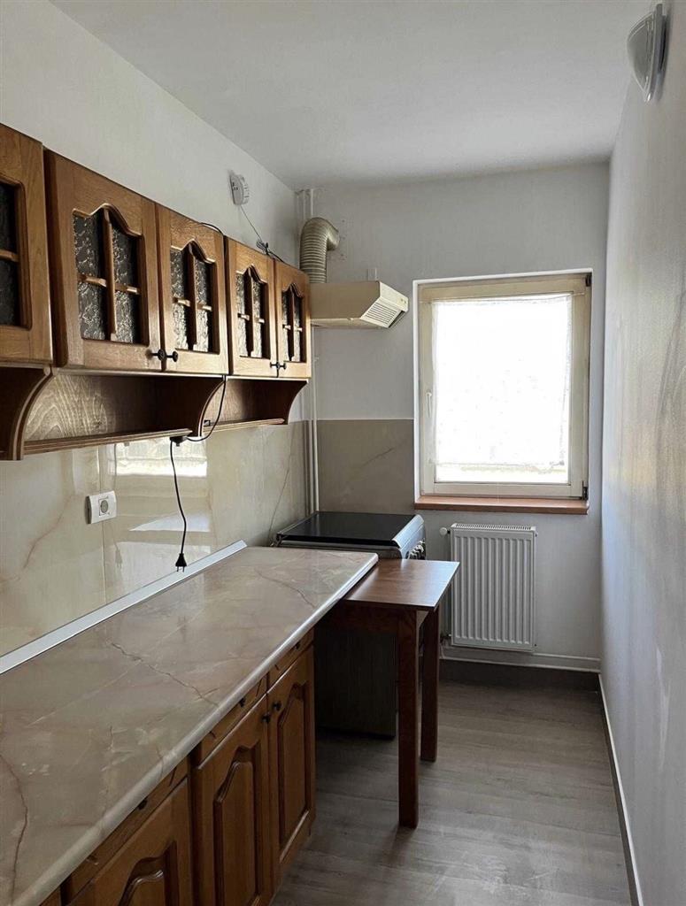 Apartament 43 mp etaj 2, renovat recent