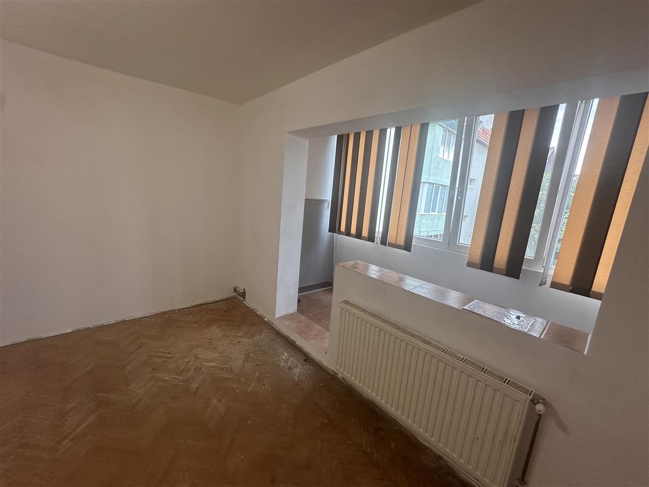 Etaj 3, 55 mp in bloc anvelopat linga parcul Clabucet