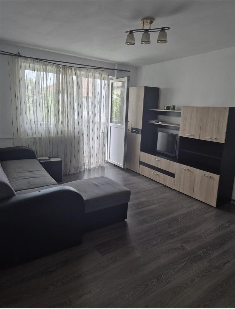 Decomandat, 35 mp, mobilat,linga padurice