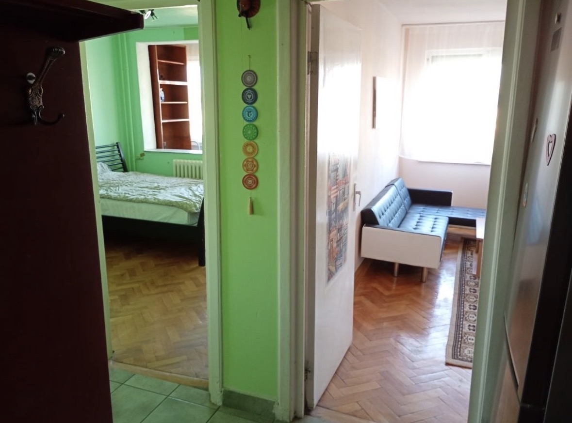 Decomandat, etaj intermediar cu garaj inclus linga Mall