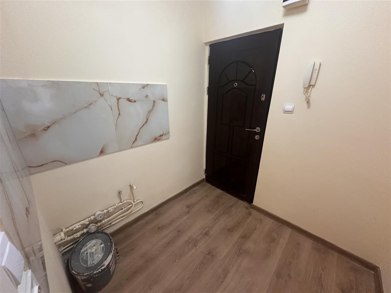 Garsoniera prospat renovata la parter in zona Soarelui