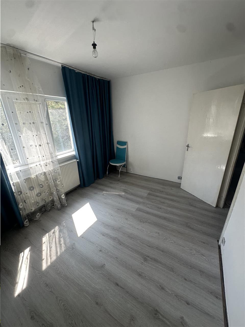 Apartament cu 2 camere cu centrala propie, linga piata Verde