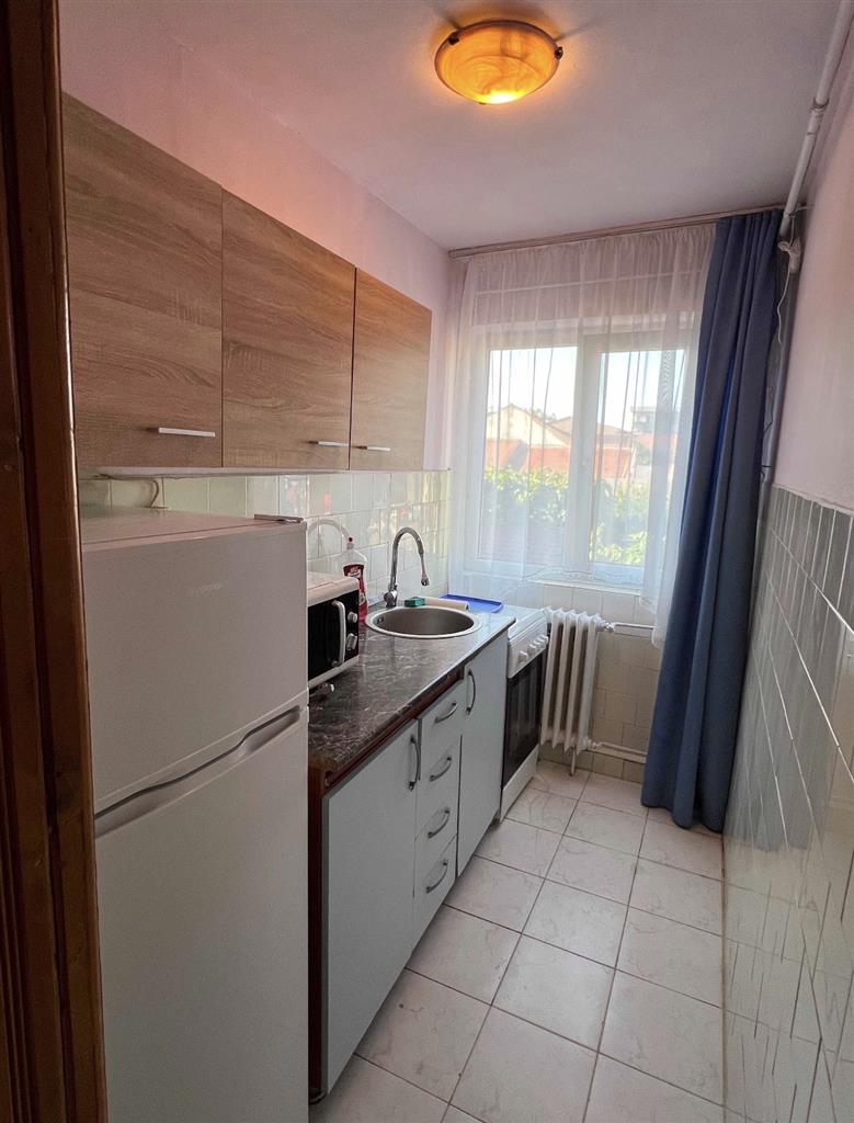 Mobilat si utilat la etajul 1 linga Piata Doina