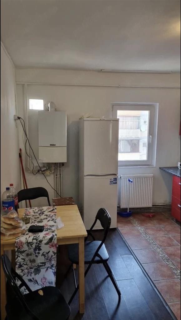 Apartament 55 mp etaj 3 cu centrala propie