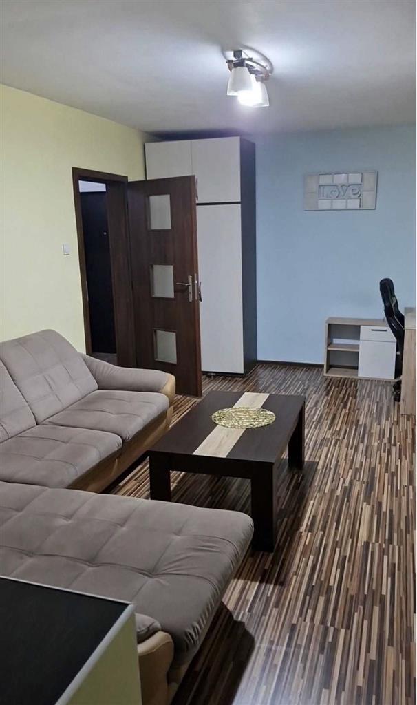 Decomandat, mobilat si utilat, linga Shoppinh City