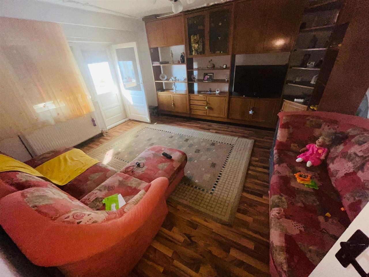 3 camere , decomandat , Girocului