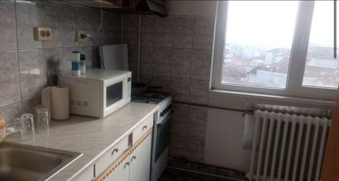 Decomandat 40 mp lingă City Mall
