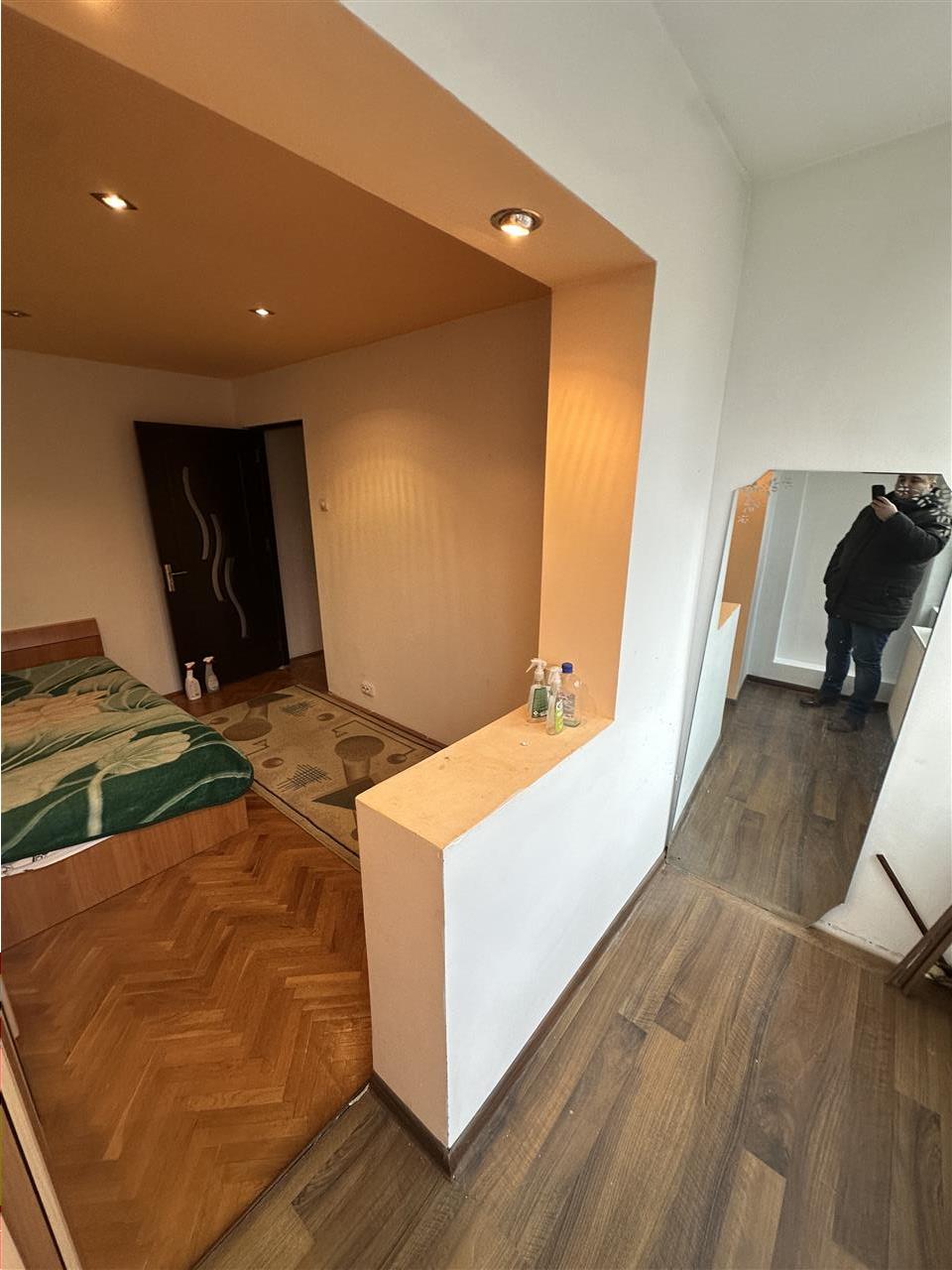 Etaj 2 cu garaj și boxă sub bloc