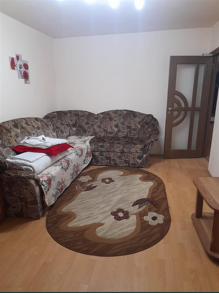 Decomandat, mobilat și utilat