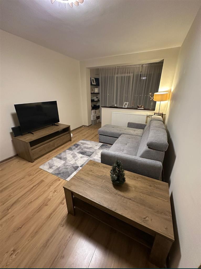 Decomandat, renovat recent, mobilat si utilat