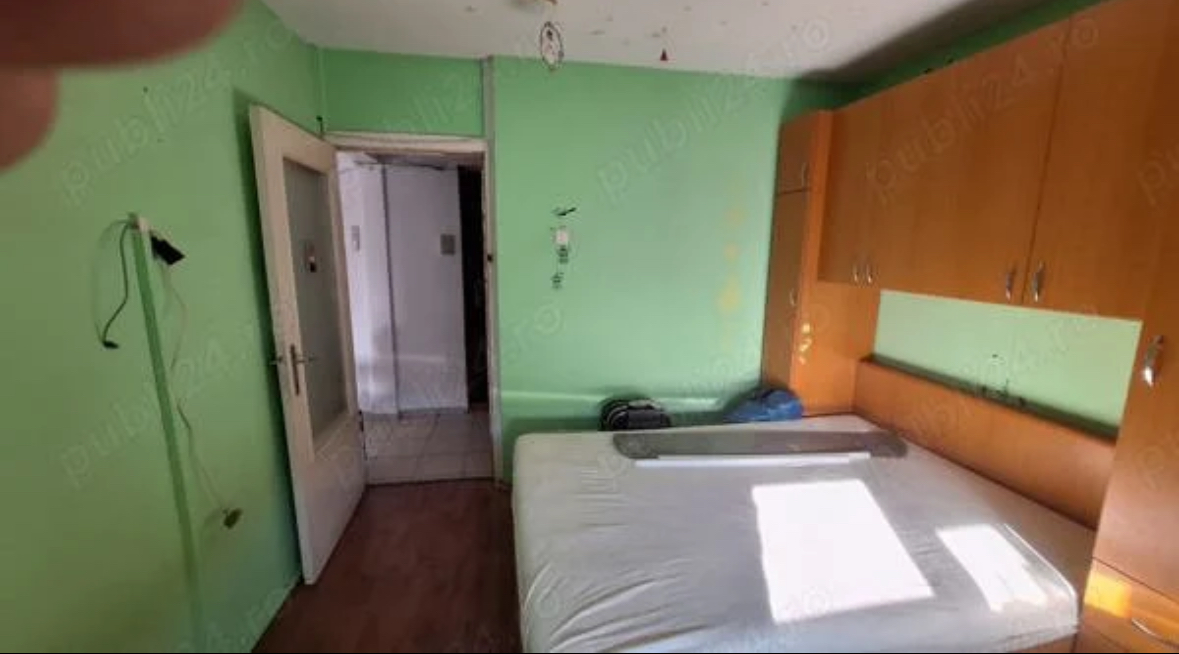 Decomandat la etajul 3 cu centrala propie langa AEM
