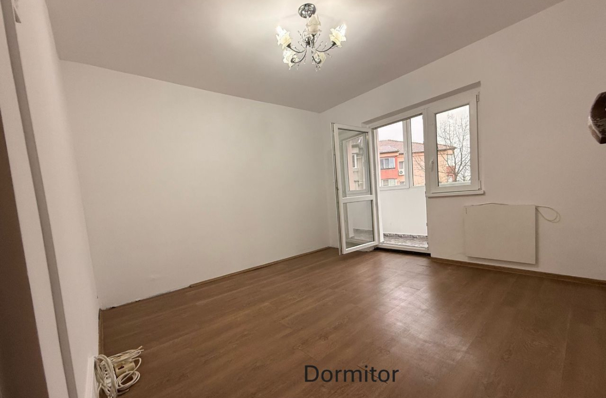 3 camere cu 2 bai in bloc izolat