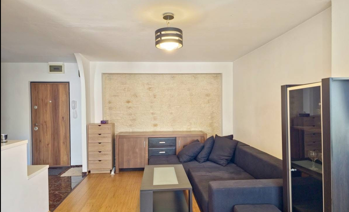 3 camere etaj 2 cu 2 balcoane Mircea