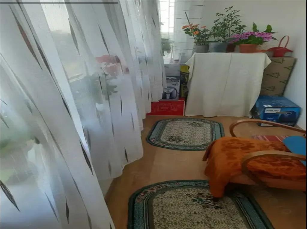 Decomandat cu centrală propie în bloc anvelopat , lingă AEM