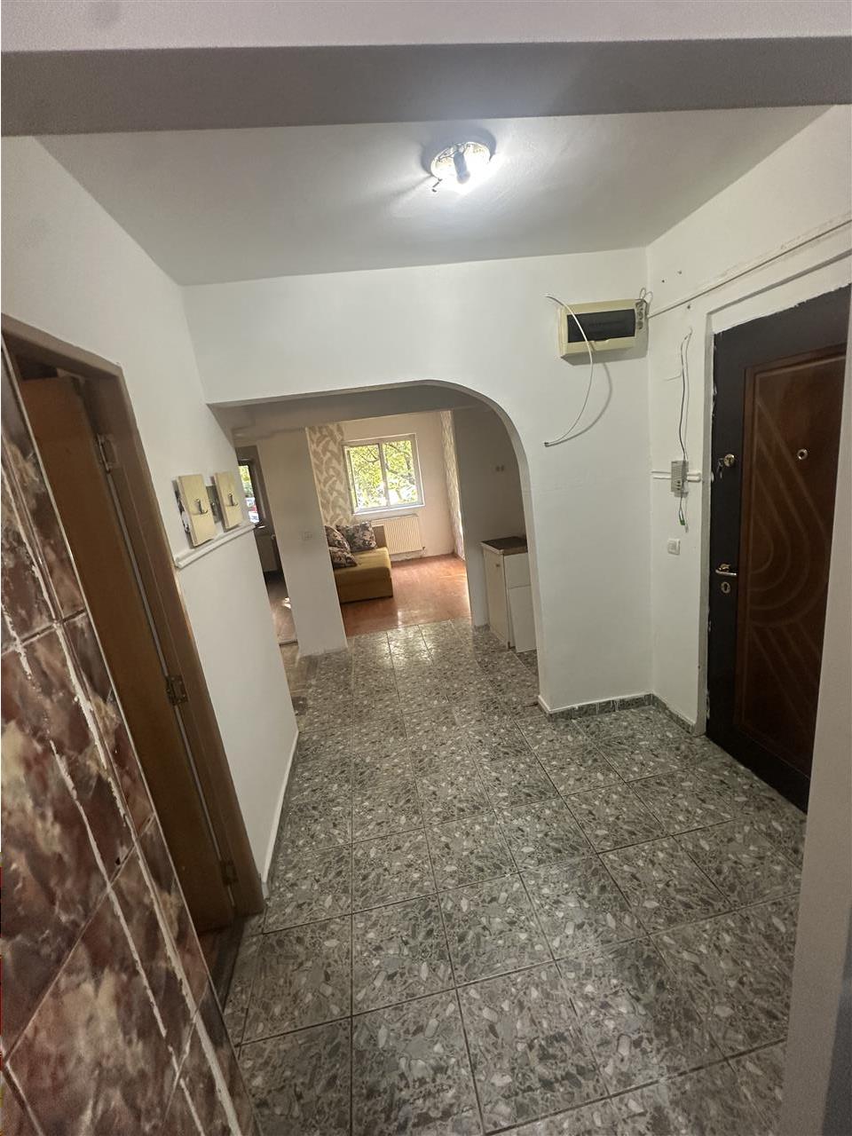 Decomandat pe 2 parti cu centrala langa Posta - Timisoara