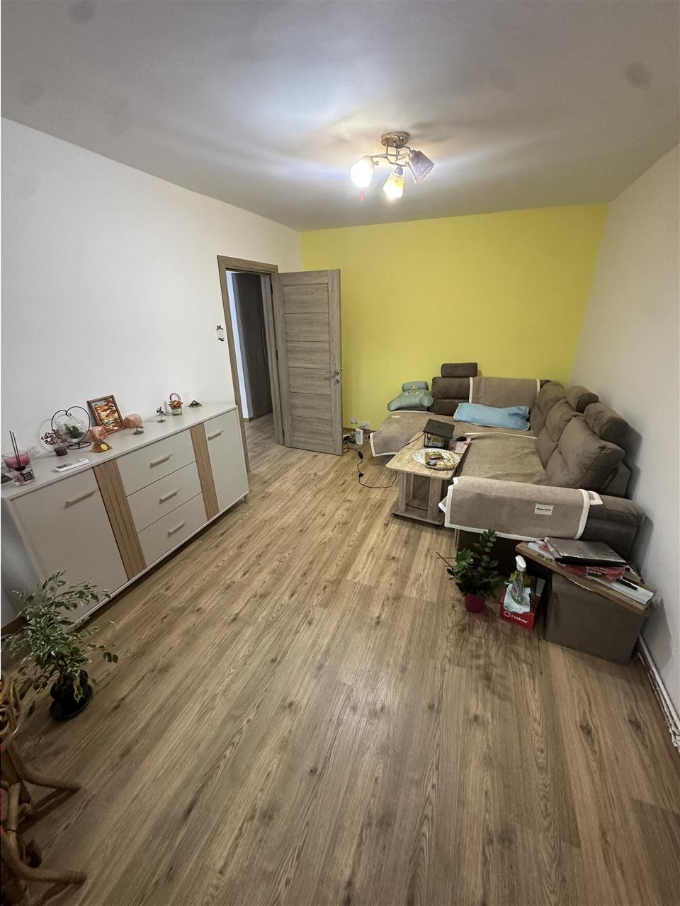 3 camere 2 balcoane decomandat cu centrala langa Posta - Timisoara