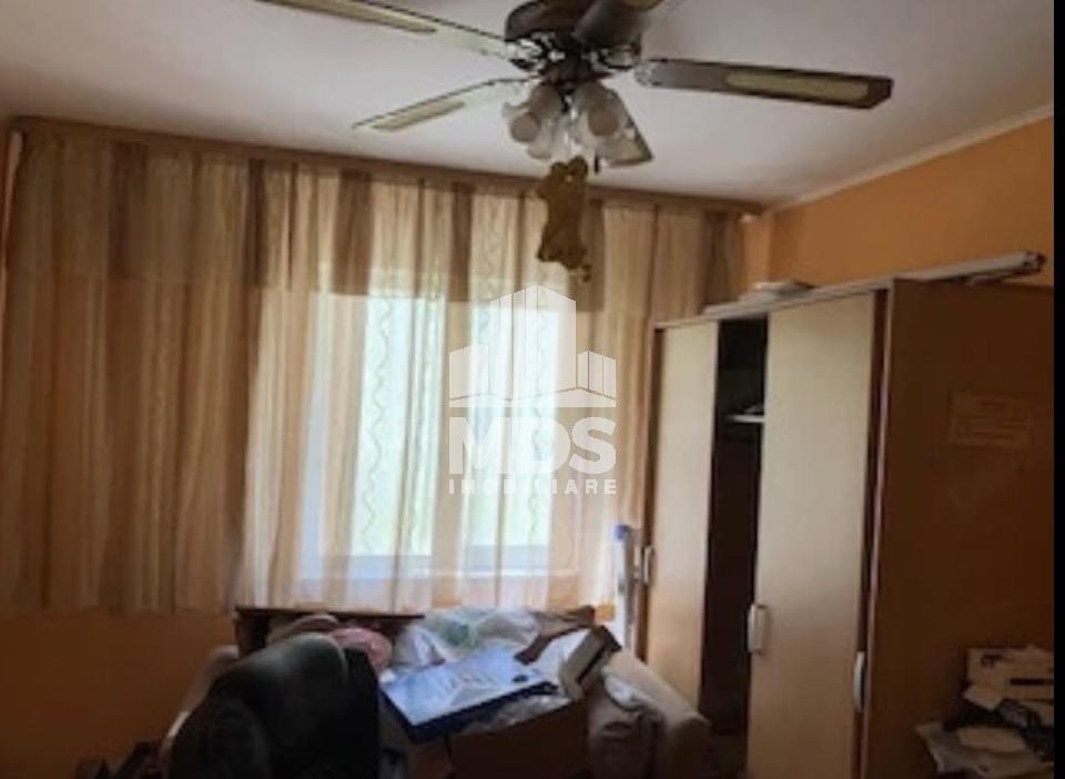 Decomandat la etaj 1 cu centrala propie in bloc anvelopat - Timisoara