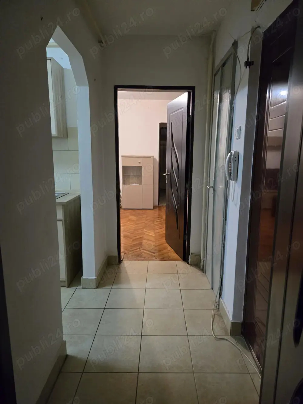 Etaj 2 cu centrală propie în bloc de caramida, aproape de Medicina