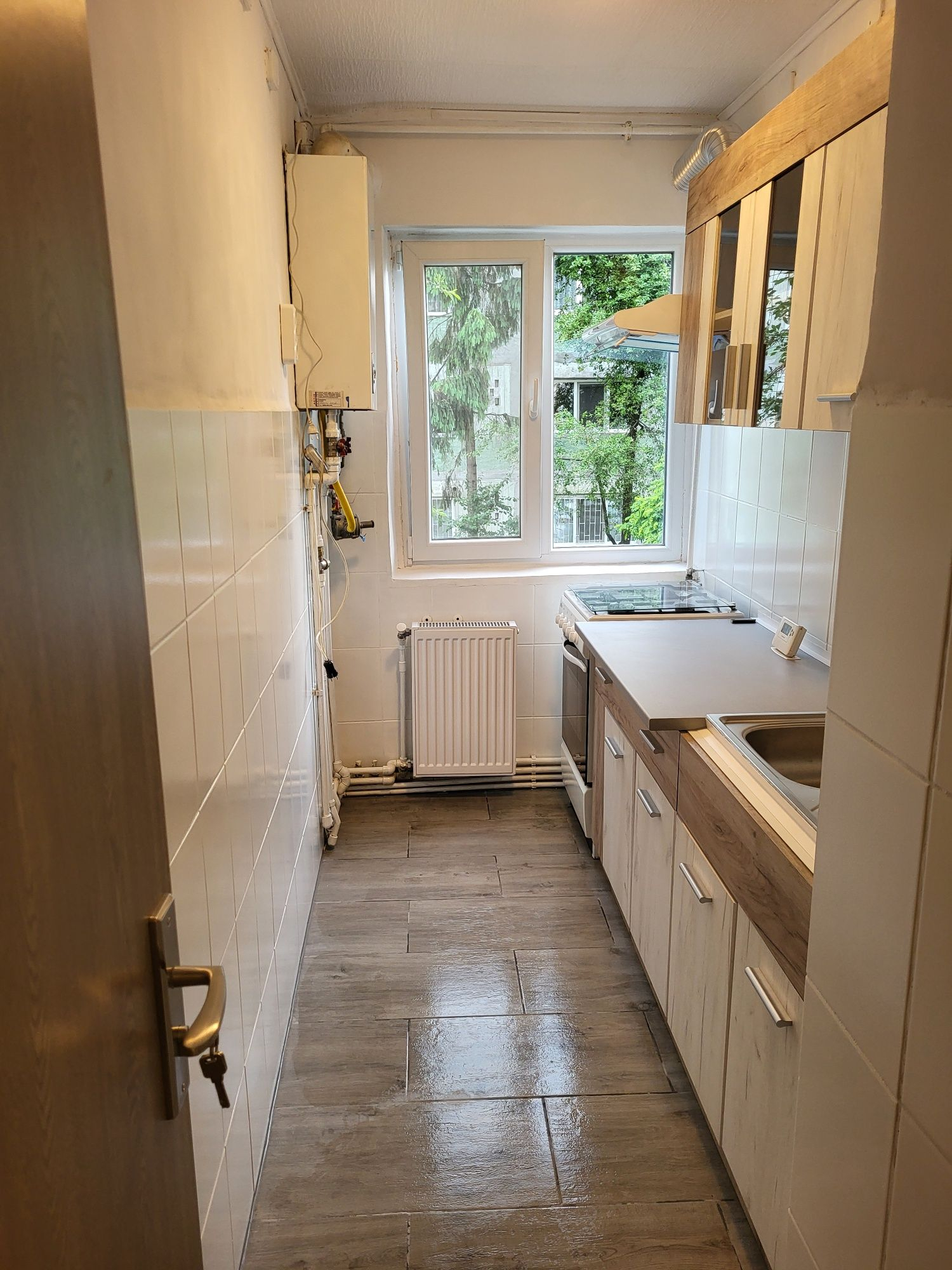 Renovat complet, mobilat si utilat la etajul 1