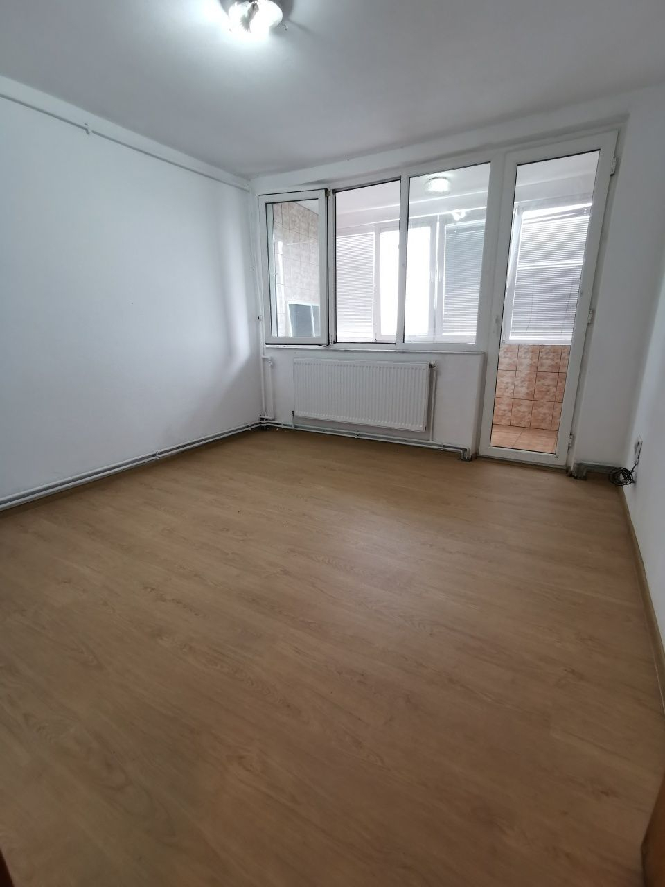 Decomandat cu centrală propie în Piață Dacia
