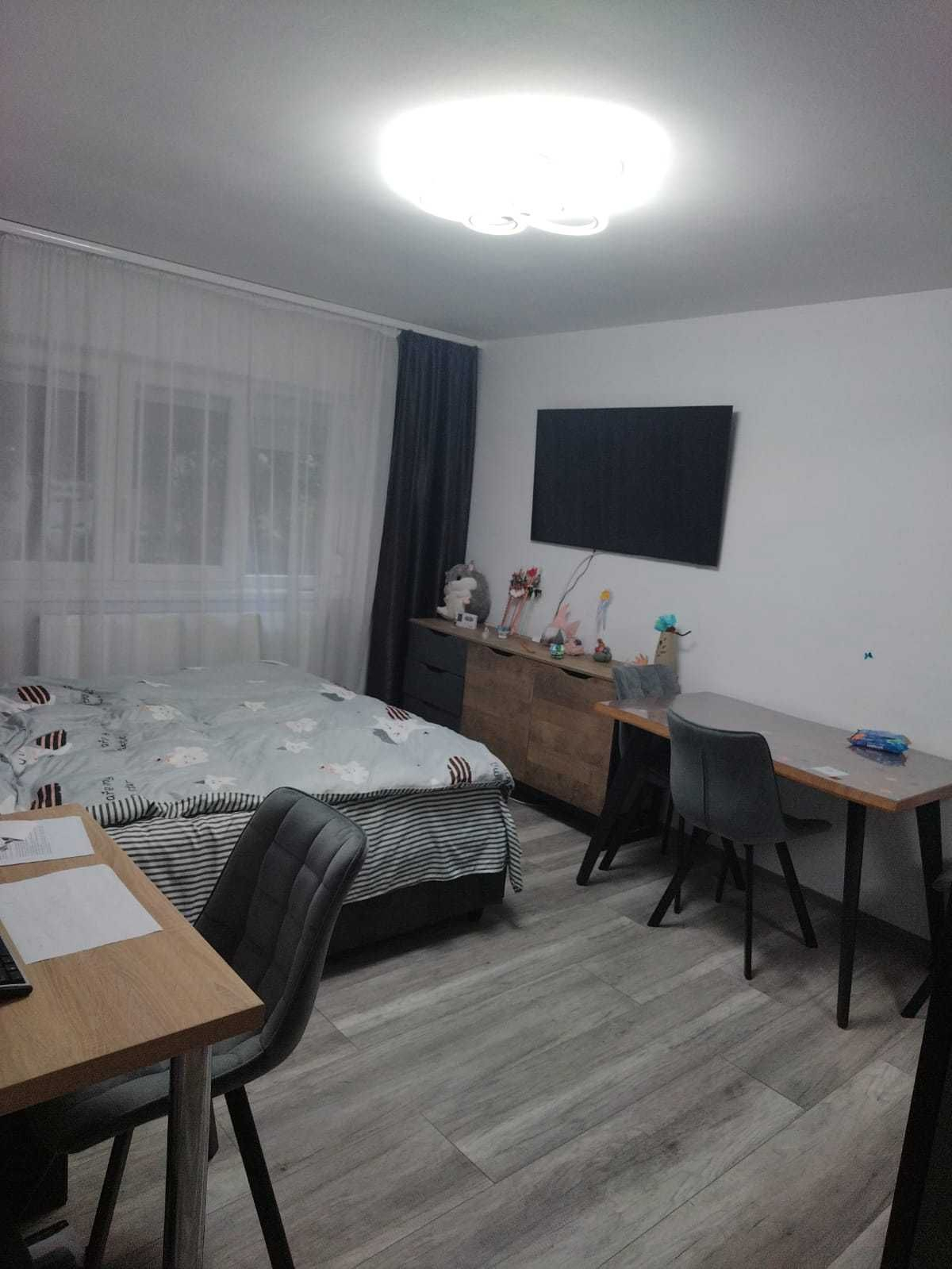 Decomandat cu centrala propie, mobilat si utilat aproape de City Mall