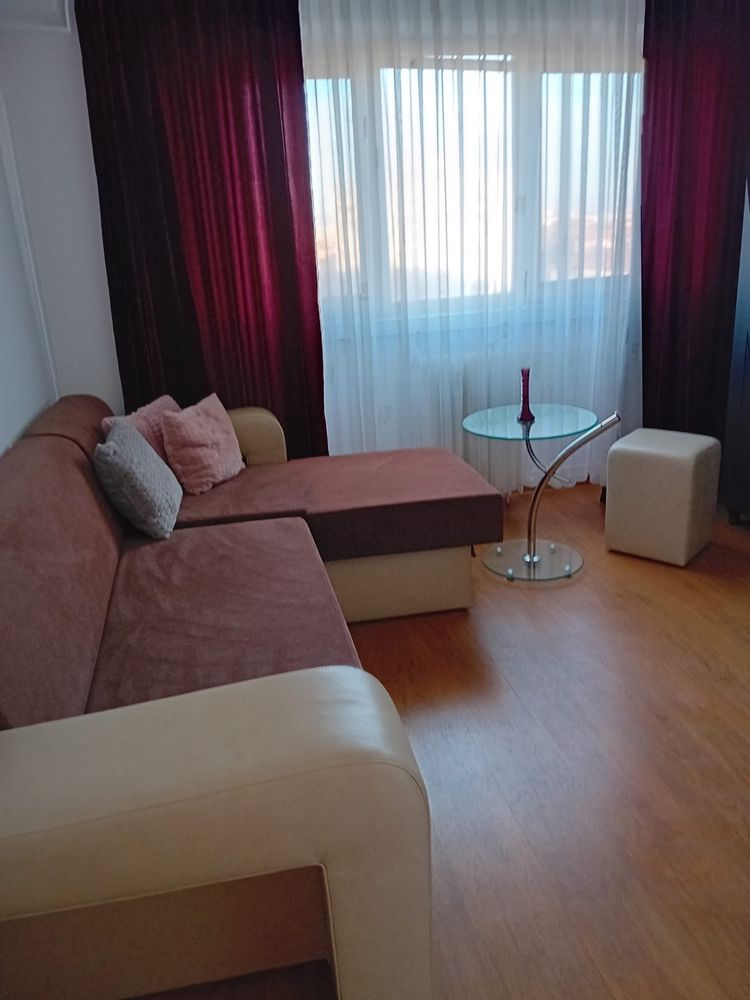 Decomandat cu 2 bai si 2 balcoane