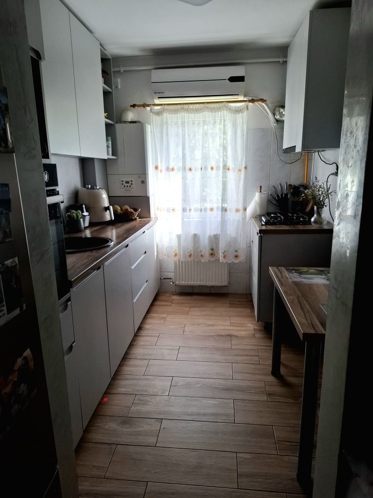 Etajul 2, mobilat si utilat