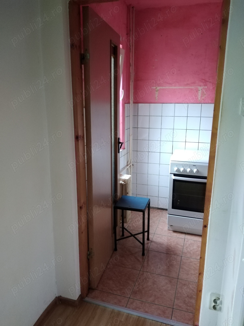 Etaj 3 cu balcon inchis