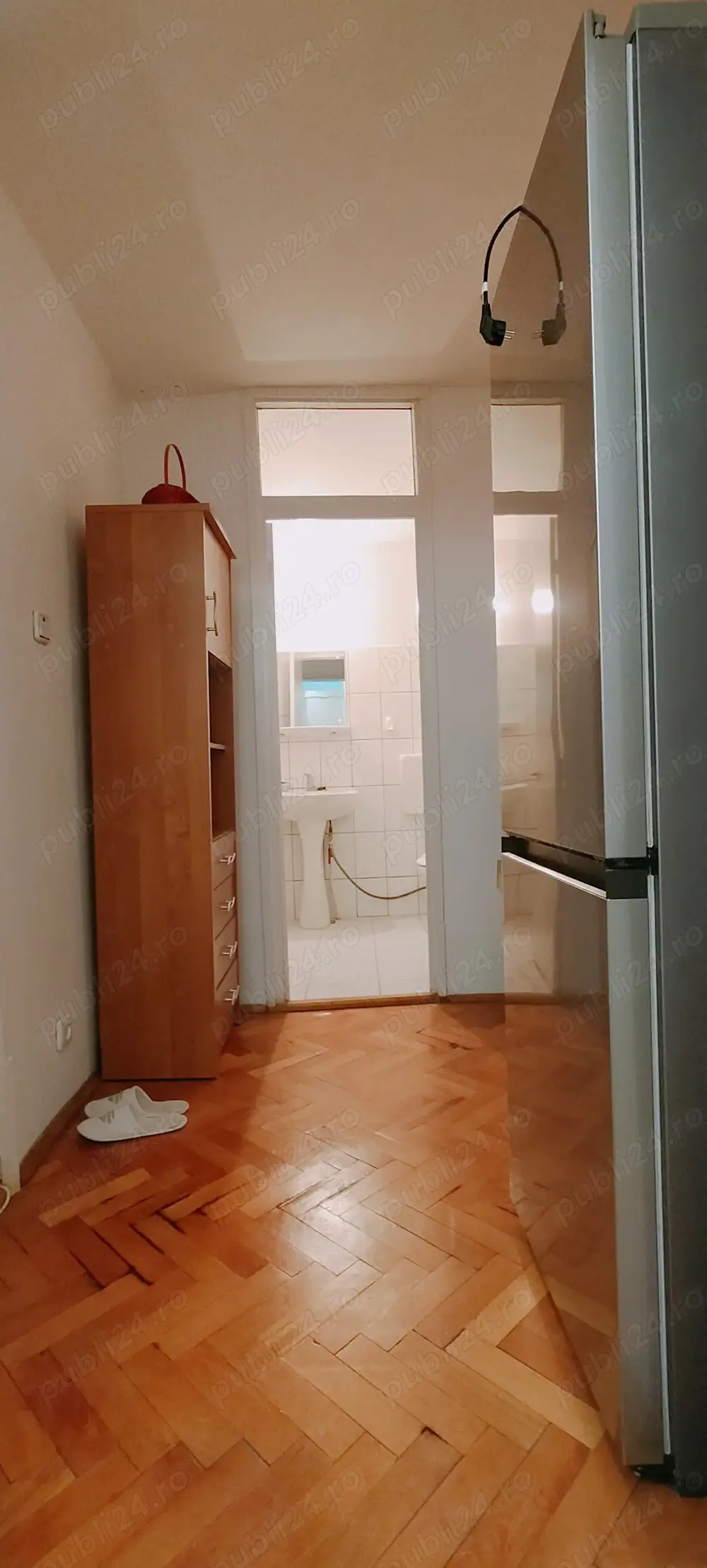 Decomandat cu 2 bai, model mare linga Casa de Pensi