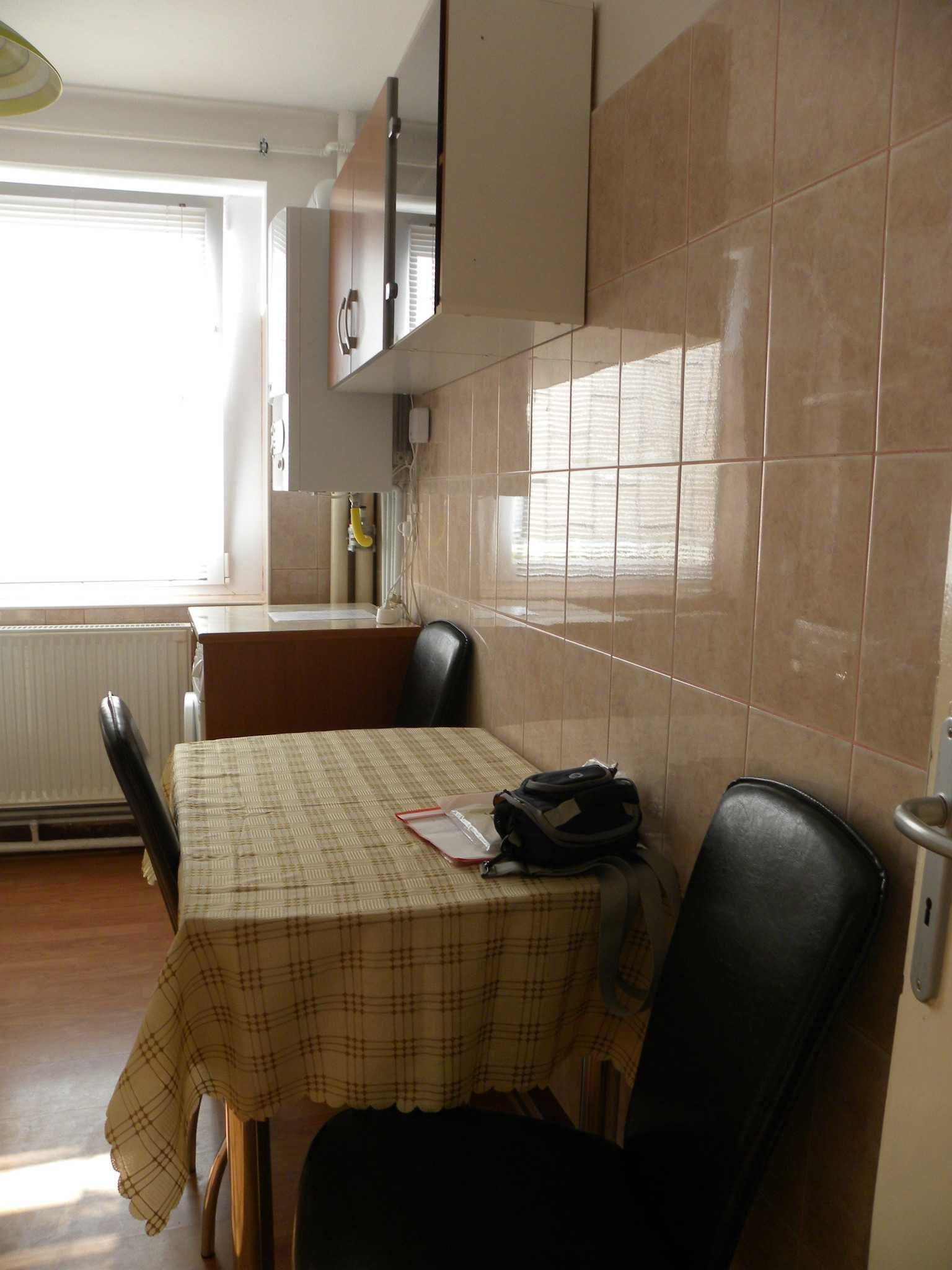 Decomandat cu centrala propie, linga Politehnica