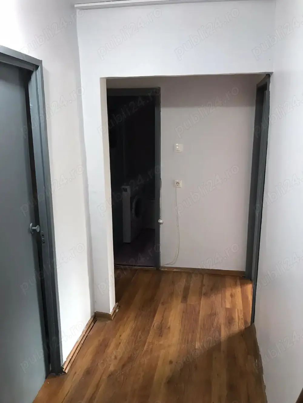 Decomandat la etajul 2 cu centrala propie