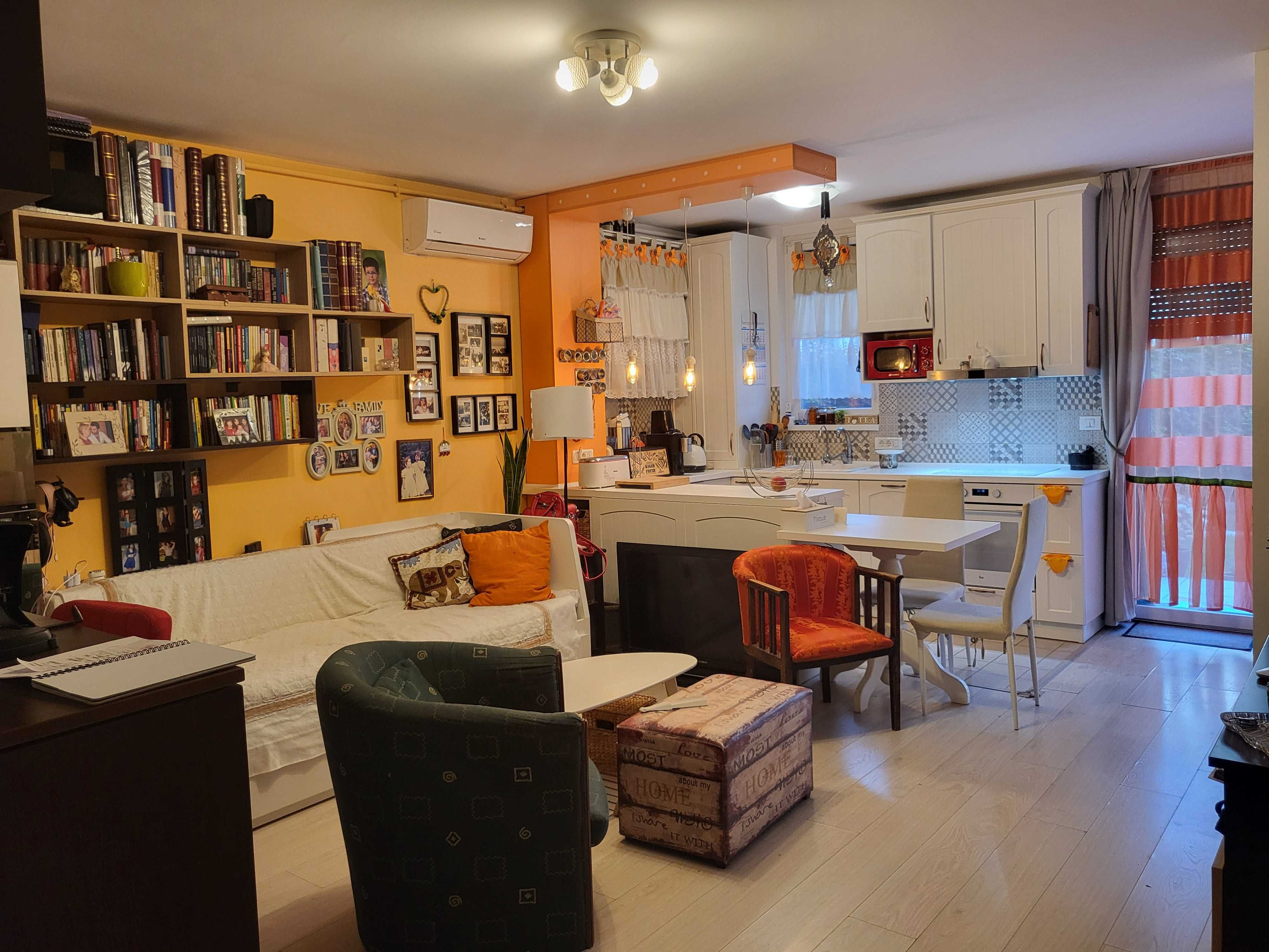 Apartament în bloc nou cu terasă și grădină propie, mobilat și utilat