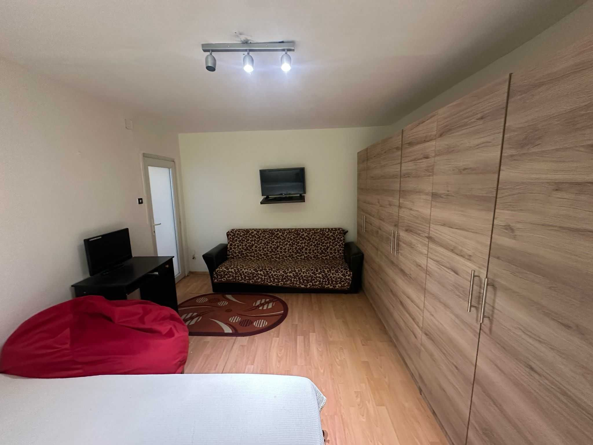 Mobilat si utilat, linga Complexul Studentesc