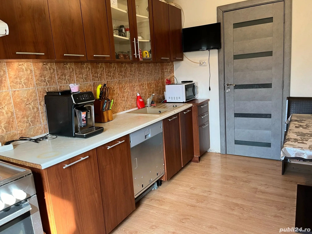Decomandat cu 2 bai si 2 balcoane linga Generala 30