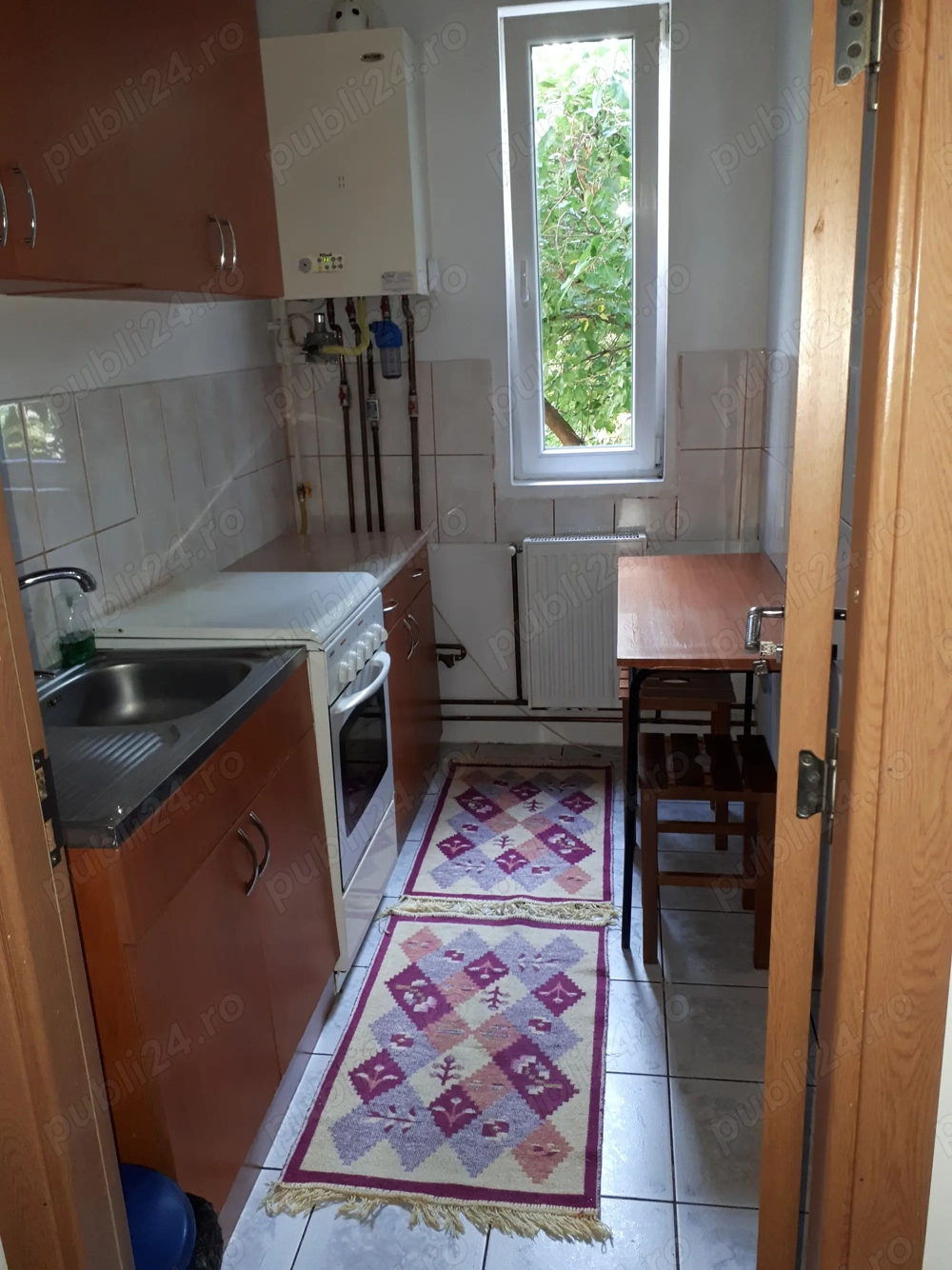 Etaj 3 cu centrală propie in Complexul Studențesc